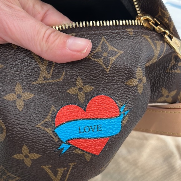 LOUIS VUITTON MONOGRAM MY LV WORLD TOUR CUSTOM BUMBAG 2020 **RARE BAG*** - Picture 9 of 17